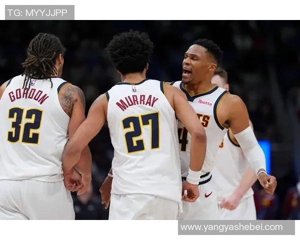 2013季后赛勇士与掘金第三场激战回顾精彩瞬间与关键时刻分析